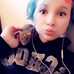 Meet your Posher, Izabel